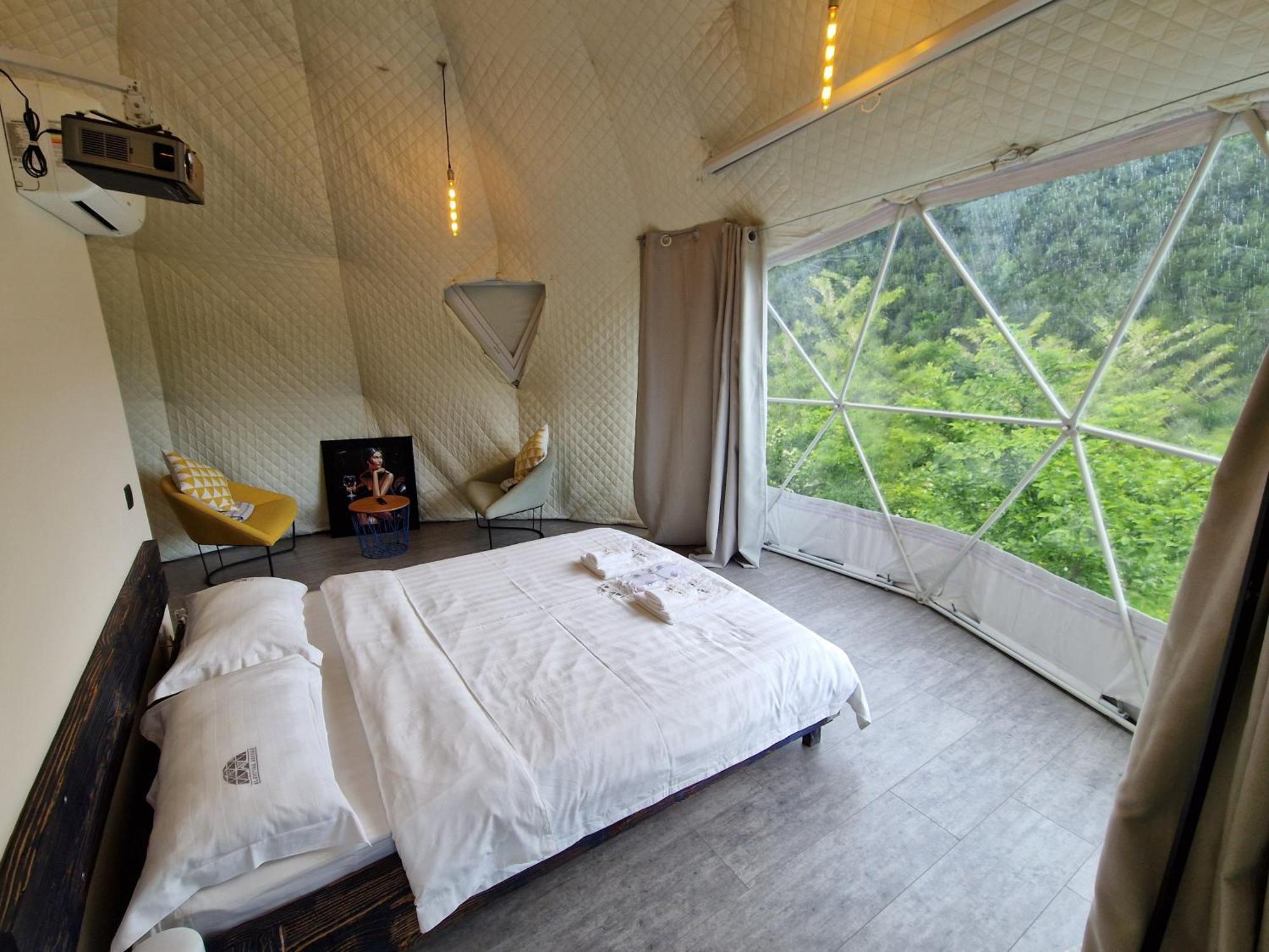 Glamping Georgia Krikhi Hotell Ambrolauri Eksteriør bilde