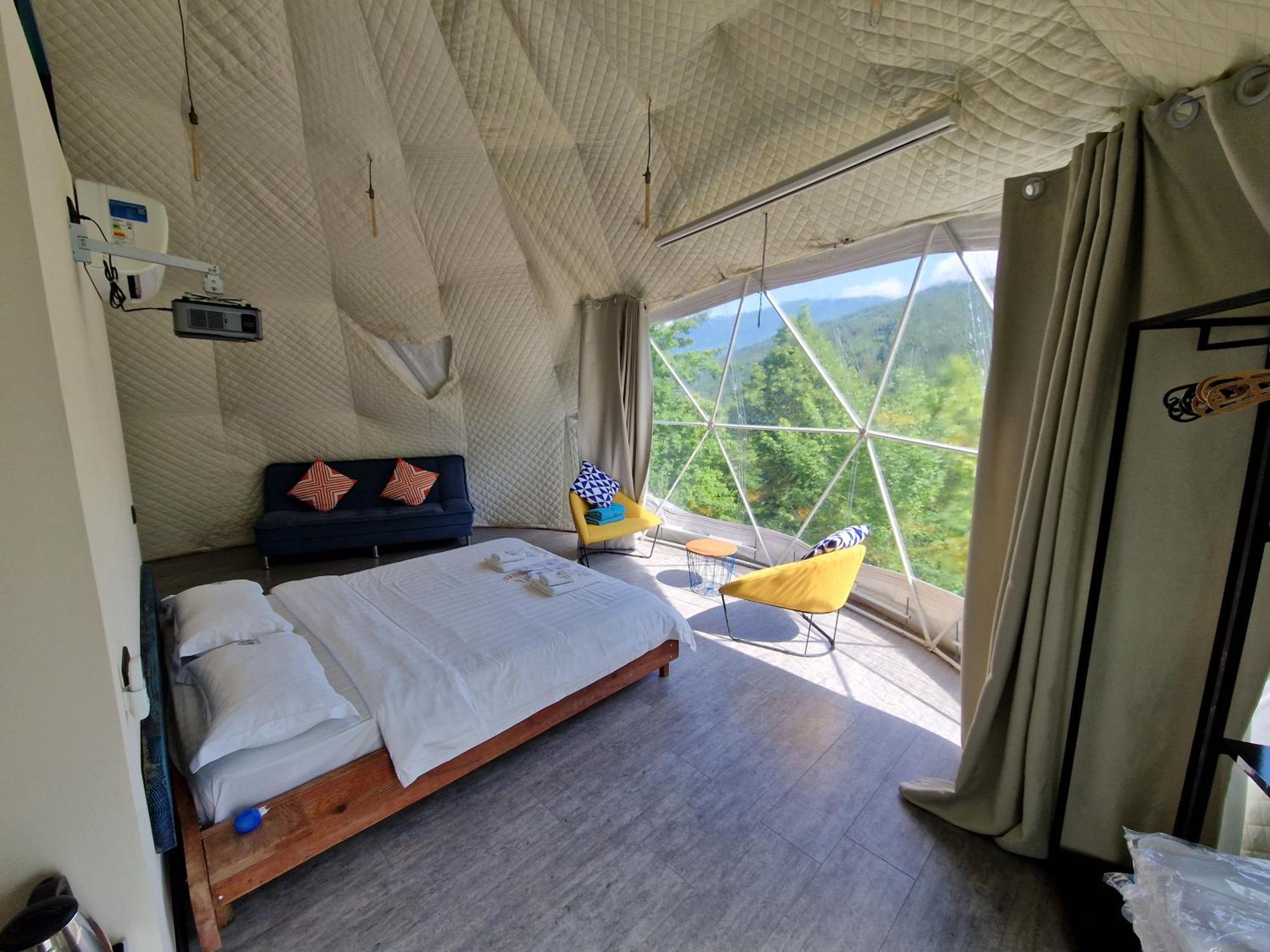 Glamping Georgia Krikhi Hotell Ambrolauri Eksteriør bilde