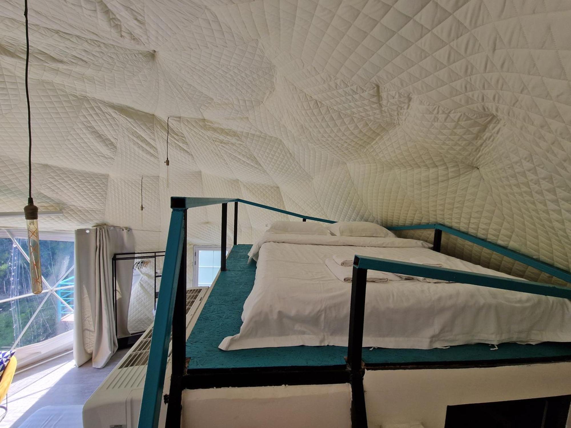 Glamping Georgia Krikhi Hotell Ambrolauri Eksteriør bilde