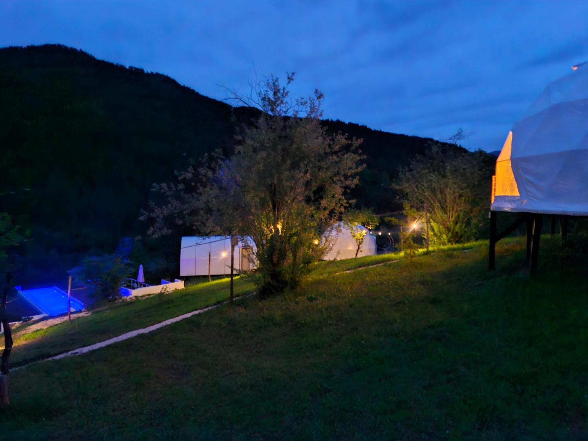Glamping Georgia Krikhi Hotell Ambrolauri Eksteriør bilde