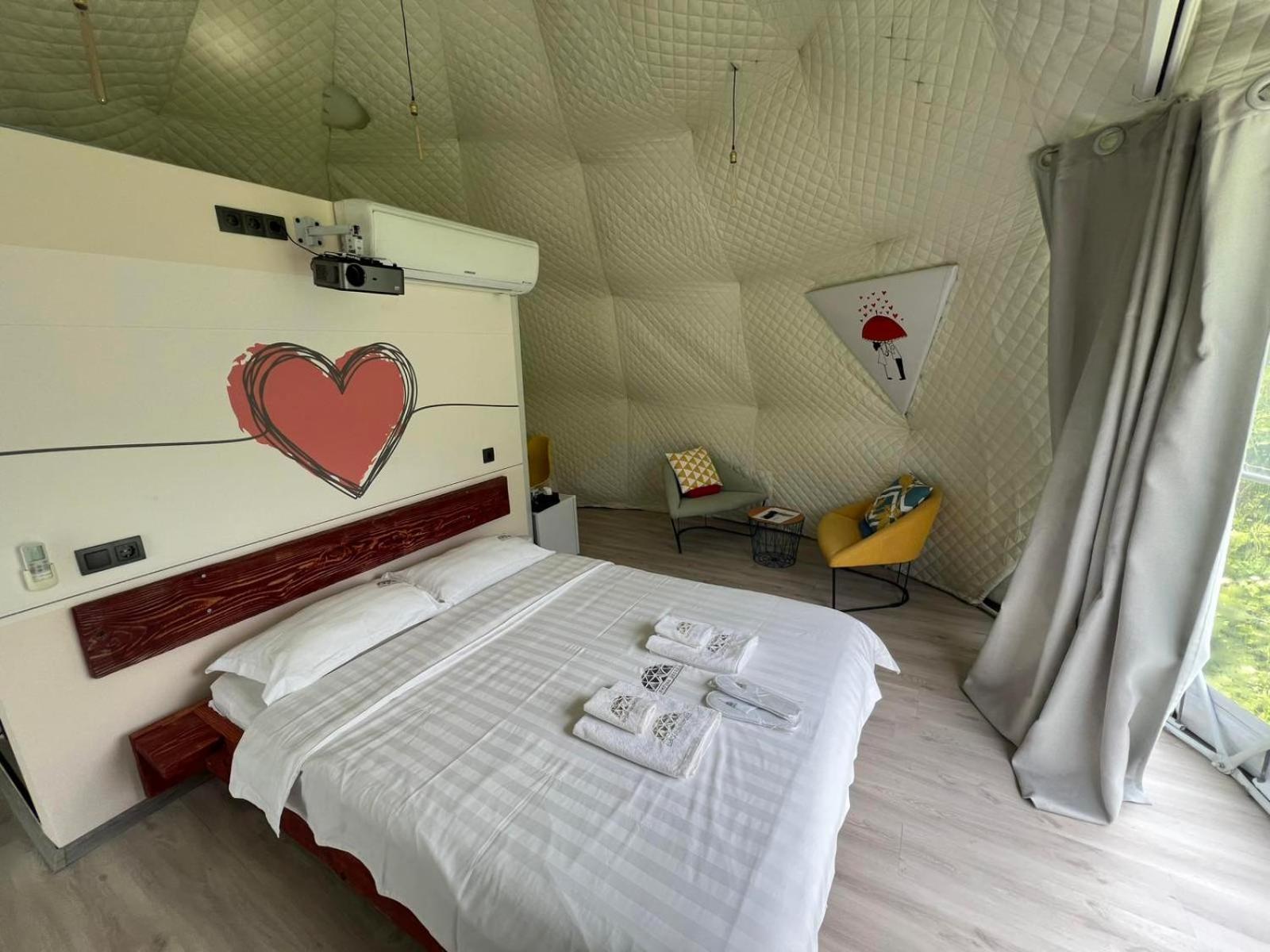 Glamping Georgia Krikhi Hotell Ambrolauri Eksteriør bilde